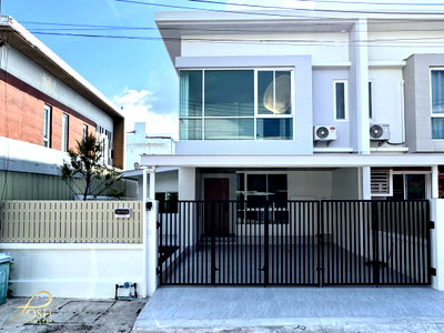บ้านแฝด ภูเก็ต : เจ้าฟ้าการ์เด้นโฮม3 (เกาะแก้ว) แบบบ้านแฝด2ชั้น รีโนเวทใหม่และต่อเติมทั้งหลัง ด้วยบรรยากาศโปร่งโล่ง มาพร้อมมุมสวนหน้าบ้าน
