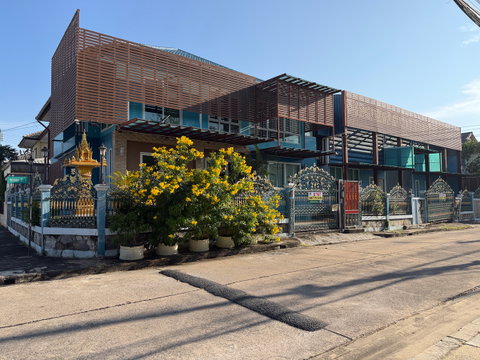 ขายออฟฟิศพร้อมโกดัง เทพารักษ์ – บางปลา หมู่บ้านสุรีวรรณ | ใกล้ถนนใหญ่เทพารักษ์ เพียง 2 กม. 