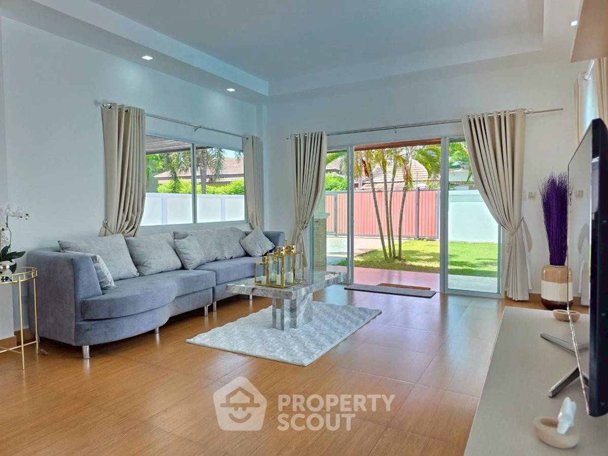 picture Pet-Friendly 3-BR Villa 250 Sqm, Unique Pool Villa Pattaya (ID 2704101) - 3/7