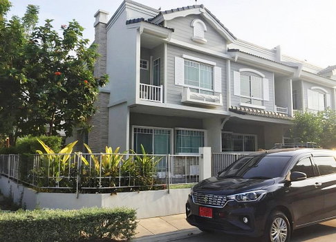 Call : 081-828-8758 ปรับราคาลดพิเศษ!! โครงการ Villaggio Bangna ทาวน์โฮมแปลงมุม 31.8 ตร.วา 2 ห้องนอน 3 ห้องน้ำ แถมเฟอร์นิเจอร์ ใกล้ ABAC บางนา