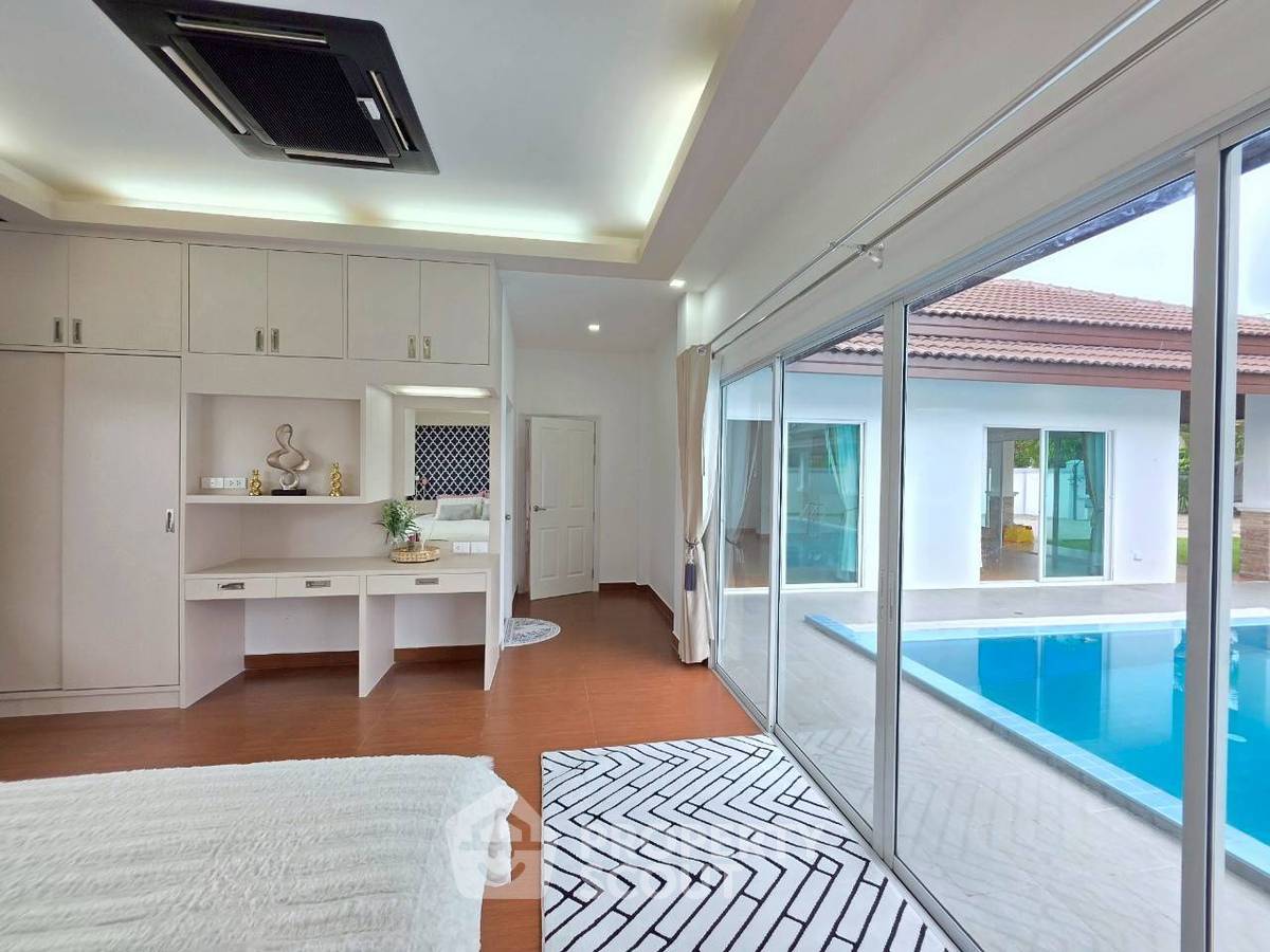 picture Pet-Friendly 3-BR Villa 250 Sqm, Unique Pool Villa Pattaya (ID 2704101) - 4/7