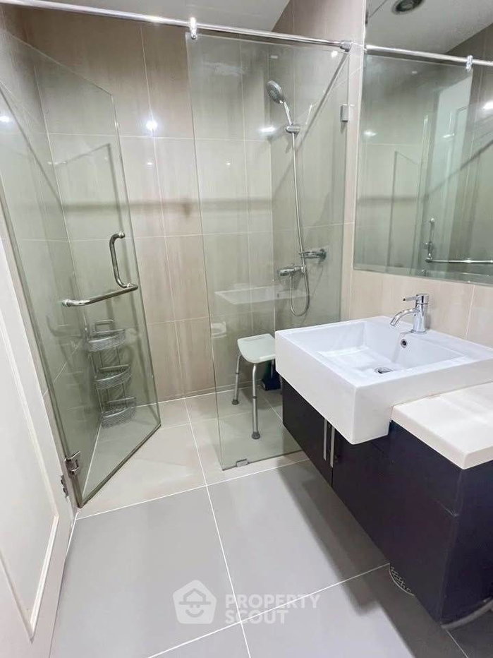 รูป คอนโด 1 ห้องนอน ชั้นสูง 49 ตร.ม. วิลล่า อโศก ใกล้ MRT เพชรบุรี 200 ม. (ID 2369451) - รูปที่ 7/8