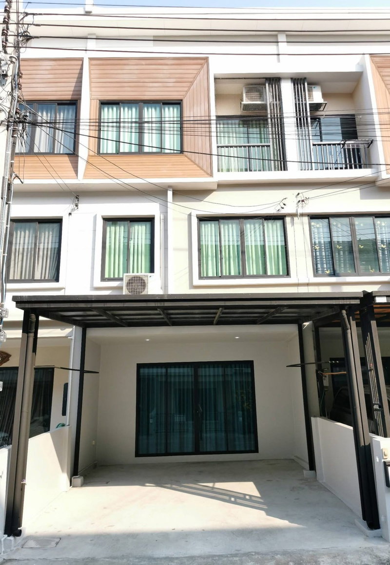 ทาวน์โฮมให้เช่า : 📣 ให้เช่า ทาวน์โฮม 3 ชั้น | โครงการ The Trop Urban มอเตอร์เวย์-ลาดกระบัง 🏡 เช่า 20,000 บาท/เดือน 4 ห้องนอน 3 ห้องน้ำ