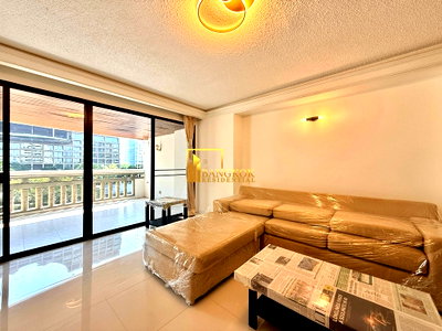 Apartment building for rent Srinakharinwirot University Prasanmit Campus : Very Spacious 2 Bedroom Apartment For Rent in Chidlom - BR20878AP