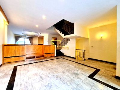 Townhouses for rent J Avenue Thonglor : Spacious 4 Bed Townhouse in Phrom Phong - BR0489AP