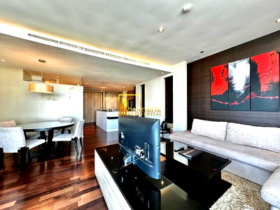 Apartment building for rent Srinakharinwirot University Prasanmit Campus : Stylish 2 Bedroom Serviced Apartment With Terrace in Thonglor - BR7099SA
