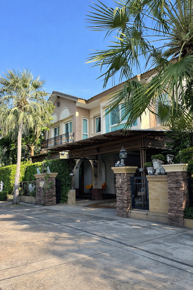 รูป บ้านเดี่ยวหรู บรรยากาศรีสอร์ท | ลัดดารมย์ Elegance สาทร–วงแหวน - รูปที่ 1/26
