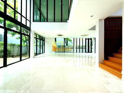 บ้านเดี่ยว วิทยาลัยพณิชยการบางนา : The AVA Residence | Modern 5 Bedroom House in On Nut Area - BR28330SH