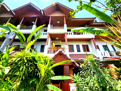 เช่าบ้านเดี่ยว ถนนเพชรบุรี กรุงเทพฯ : Villa 49 | Large 4 Bed Townhouse Ideal For Families - BR8402SH
