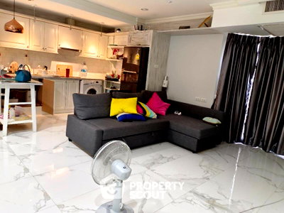 Condos for sale : 2-BR Condo For Sale, Lert Ubon Sky Life Tower, 300m to MRT Lat Phrao (ID 1270444)