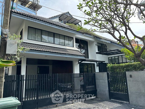 Pet-Friendly 4-BR House For Sale, Noble House Thonglor 25 ð Thong Lo (ID 2711918)