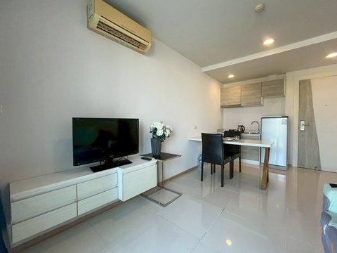 Condo 1 Bedroom for Sale at Acqua Condo Jomtien Pattaya