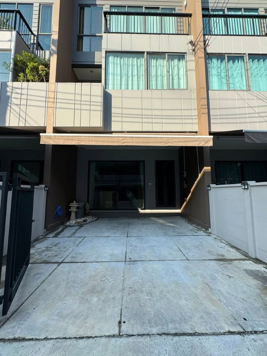 ทาวน์โฮมให้เช่า : เช่าบ้าน Baan Klang Muang Rama 9 - Krungthep Kreetha/บ้านกลางเมือง พระราม9 - กรุงเทพกรีฑา (HR6901005) ID Line : @baan88