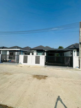 House for sale in Rattanagorn Village 18, Pattaya. Beautiful house, move in Ready, good price.