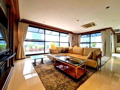 ขายคอนโด : Somkid Garden | Extraordinary 2 Bedroom Duplex Penthouse in Chidlom - BR11799CD