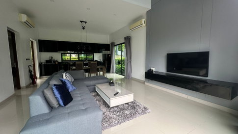 ree cleaning once a week ‼️ Best Price ✨ Condo for rent at Utopia Naiharn – Loft style, very beautiful room with pool view DS2423 |  Line @dstay
