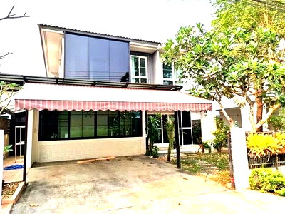 ขายบ้านเดี่ยว : บ้านสวย ทำเลดี พร้อมอยู่! หมู่บ้านมัณฑนา เลค วัชรพล ต่อเติมครบ สวยพร้อมอยู่ เดินทางสะดวก ใกล้ทางด่วน ติดถนนใหญ่