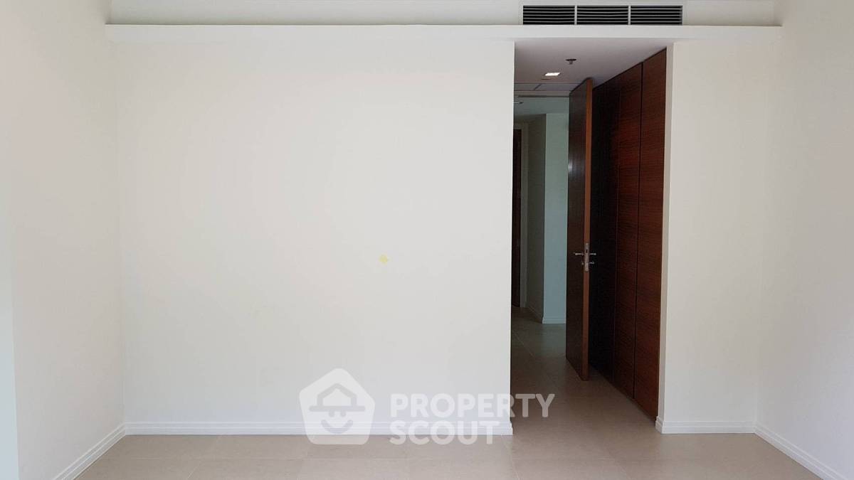 รูป คอนโด 3 ห้องนอน พื้นที่ 286 ตร.ม. ขาย The River Condominium ใกล้ BTS สะพานตากสิน 400 ม. (ID 1446626) - รูปที่ 12/27