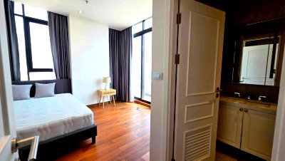 คอนโดให้เช่า : LTH14633 – Condo for Rent | Altitude Symphony Charoenkrung | 141.58 sqm | 3 Beds 2 Baths | Near BTS Saphan Taksin | 80K/Month