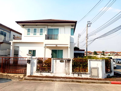 เช่าบ้านเดี่ยว ถนนแพรกษา  : ให้เช่า30,000บาท/เดือน บ้านเดี่ยว ม.บ้านเนเชอรัลวิลล์ ติดถนนใหญ่ 2 ชั้น เนื้อที่ 69.4 ตร.วา พร้อมอยู่ 
