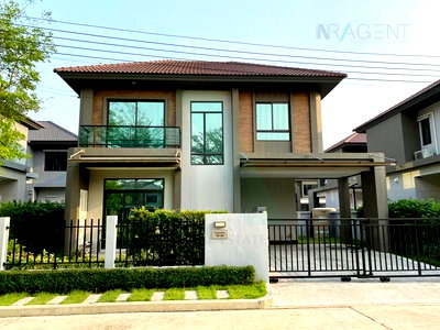 บ้านเดี่ยว สนามบินสุวรรณภูมิ : ขายบ้านเดี่ยว โครงการ เวนิว พระราม9 2 ชั้น 3 ห้องนอน 3 ห้องน้ำ