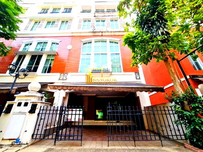 Townhouses for rent J Avenue Thonglor : Baan Klang Krung Thonglor | 4 Bedroom Townhouse in Thonglor - BR8724TH