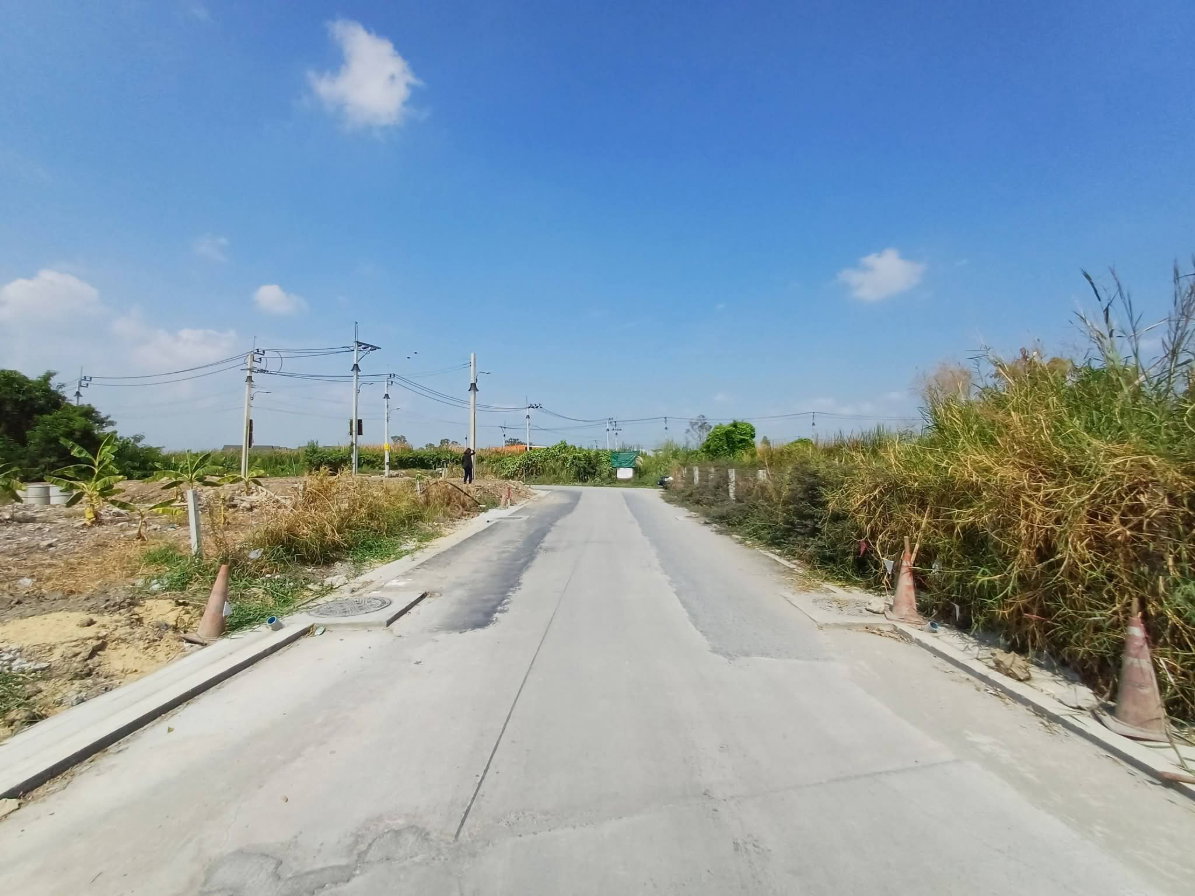รูป ขาย 2.77 ล้าน ที่ดินแปลงมุมหลังเมกาบางนา ถนนอย่างดี น้ำไฟพร้อม  - รูปที่ 4/4