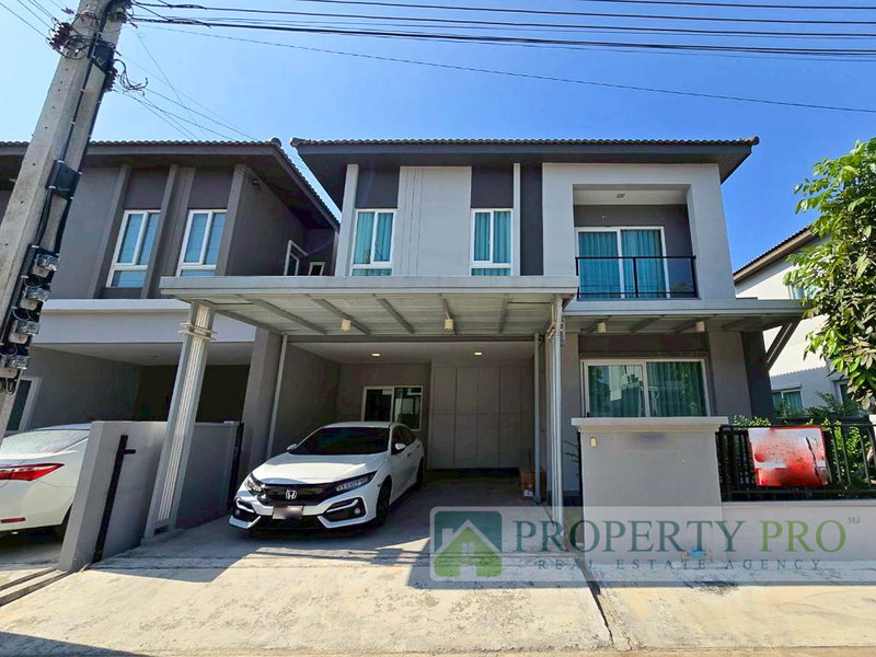 Twin houses for sale : TwinHouse for Sale Grande Pleno Bangna Onnut, 3 Bedroom 35 Sqw 146 Sqm Minimal Style with Good Condition Near Chaloem Phrakiat Rama 9 : MJ25S-009