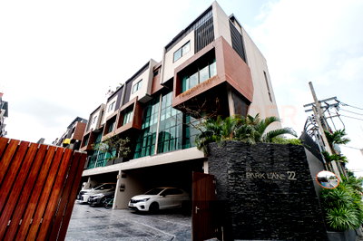 ทาวน์โฮมให้เช่า : The Park Lane 22 Residence 3 bedrooms, for rent