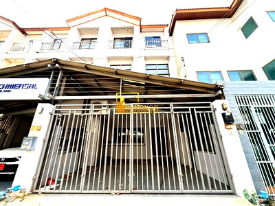 เช่าทาวน์โฮม วิทยาลัยพณิชยการบางนา : Spacious 3 Bedroom Townhouse Located in On Nut Area - BR8769TH