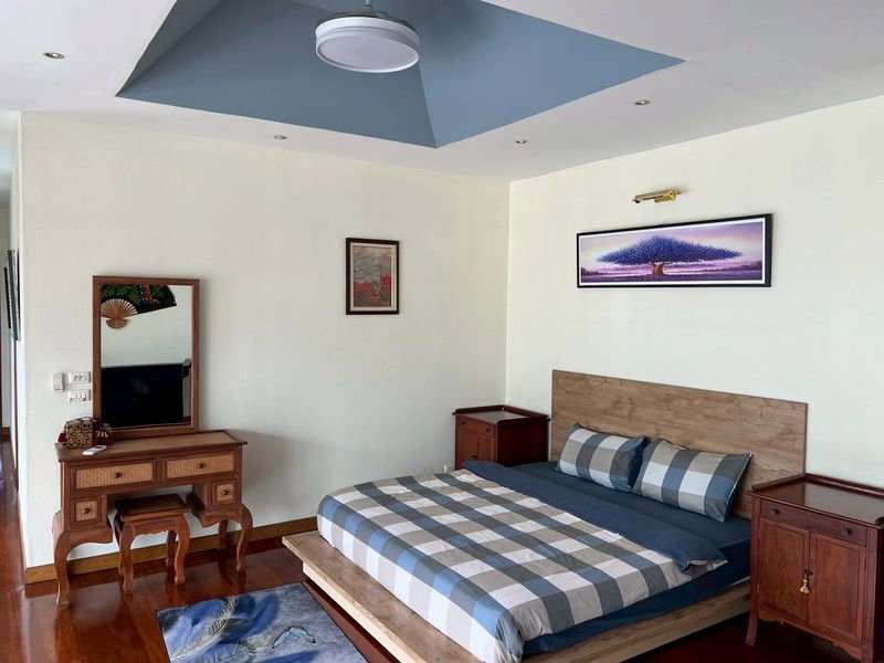 รูป Luxury Pool View Villa for sale in Pratamnak Hill - รูปที่ 10/11