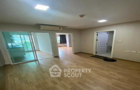 1-BR Condo At The Maple @ Ratchada, Low-Floor Near MRT Ratchadaphisek (ID 1900015)