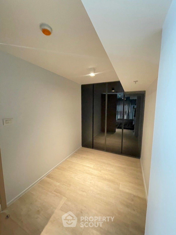 รูป คอนโด 2 ห้องนอน ให้เช่า The Lofts Silom ใกล้ BTS สุรศักดิ์ (ID 2059215) - รูปที่ 3/13