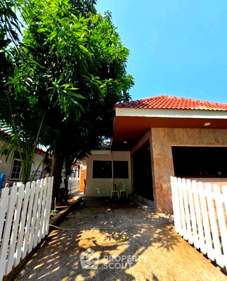 Condos for sale : 1-BR Condo Jomtien Yacht Club 1, 276 Sqm in Na Chom Thian (ID 2720315)
