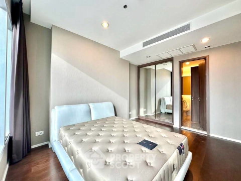 High-Floor 1-BR 51 Sqm For Sale At Menam Residences, Wat Phraya Krai (ID 2706003)