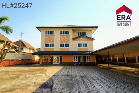 ขายบ้านเดี่ยว 3 ชั้น หลังมุม ที่ดิน 252 ตร.วา หมู่บ้านสามมุขธานี อ่างศิลา ใกล้หาดบางแสน