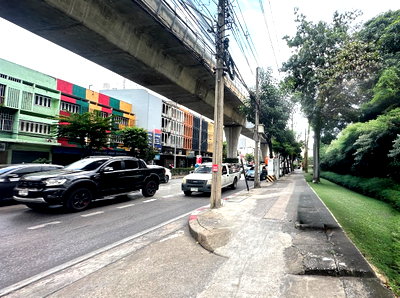 ที่ดิน สนามหลวง : ขายที่ดินติดถนนจรัญสนิทวงศ์ หน้ากว้าง ประมาณ 43 ม. เนื้อที่ 308 ตร.ว. แปลงสวยหายาก