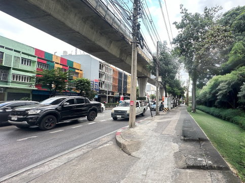 Prime Roadside Land on Charan Sanitwong | 308 sq.wah | Wide 41 m Frontage