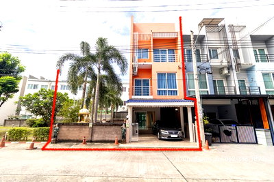 ขายทาวน์โฮม : ขายด่วนมาก ทาวน์โฮม 3 ชั้น เนื้อที่ 44.1 ตรว. โครงการกรีนิช รามอินทรา (Greenwich Ramintra) ใกล้รถไฟฟ้าสายสีชมพู
