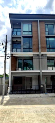 ขายทาวน์โฮม : 📌 ขายทาวน์โฮม โครงการ พรีเมียม เพลส พหลโยธิน - รามอินทรา 3 ชั้น 4 ห้องนอน 3 ห้องน้ำ