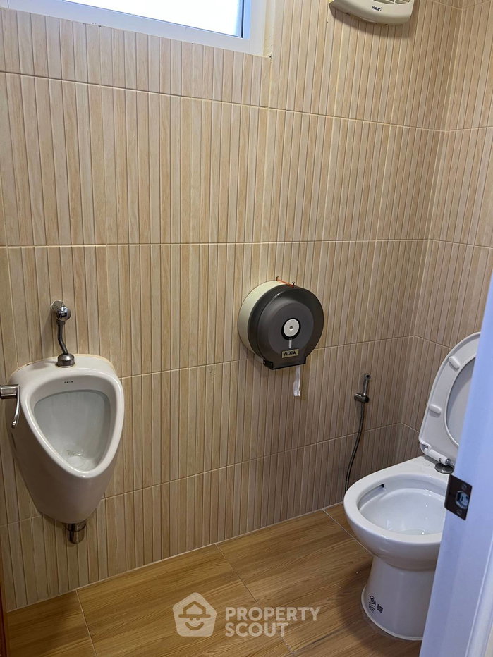picture 1-BR 80 Sqm Condo Near BTS Sala Daeng (100m), Silom Terrace (ID 2627596) - 9/20
