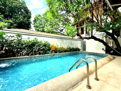 เช่าบ้านเดี่ยว โรงเรียนเซนต์แอนดรูส์อินเตอร์เนชันแนล กรุงเทพ : Baan Mint | Charming 4 Bedroom House With Pool in Ekkamai - BR7941SH