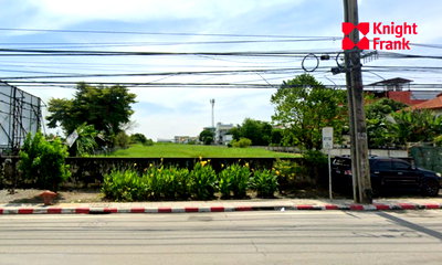 ที่ดิน วิทยาลัยช่างศิลป : ขายที่ดิน 13 ไร่ ติดถนนลาดกระบัง ใกล้สนามบินสุวรรณภูมิ
