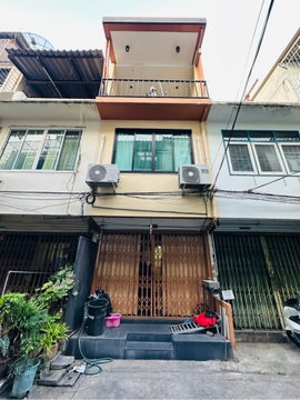 บ้านตึก 3ชั้นทตกแต่งแล้วพร้อมอยู่ เดินทางสะดวก+ง่าย ใกล้สถานที่สำคัญหลายแห่ง