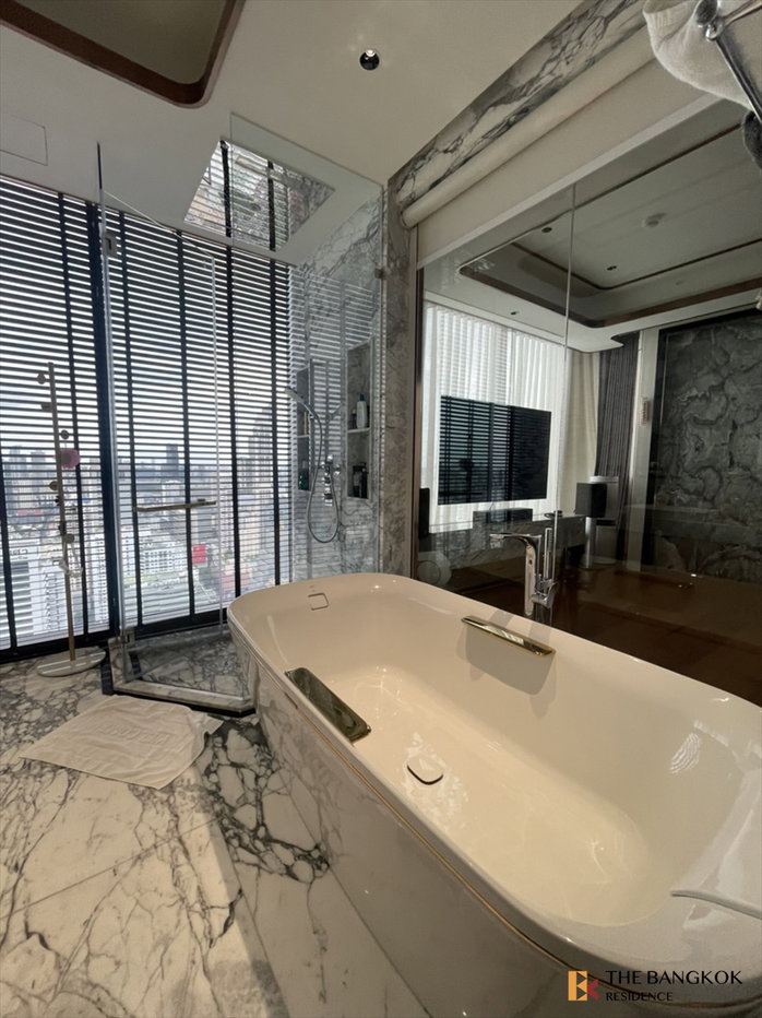 รูป 💎Ultra Luxury Penthouse with Soaring Ceiling - The Esse at Singha Complex - รูปที่ 20/22