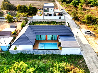 Houses for sale Khao Chi Chan : Luxury Pool Villa for Sale – Prime Location Near Bang Saray Beach, Beautiful, move-in ready home in a peaceful atmosphere