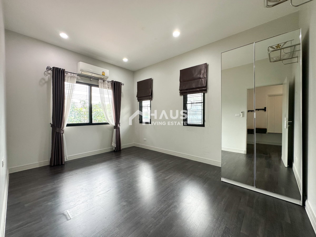 picture Setthasiri Charun - Pinklao / 4 Bedrooms #HRP1043 - 18/20