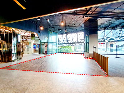 เช่าพื้นที่ขายของ เขตวัฒนา : พื้นที่โล่ง 57 ตรม. ชั้น 2 ของโรงแรม มองเห็นได้จากถนนสุขุมวิท BTS นานา