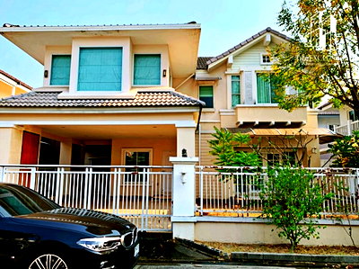 ขายบ้านเดี่ยว : ขายบ้านเดี่ยว หมู่บ้าน อารียา บุษบา ลาดพร้าว 130 ราคาต่อรองได้ ใกล้รถไฟฟ้า เนื้อที่ 60 ตรว