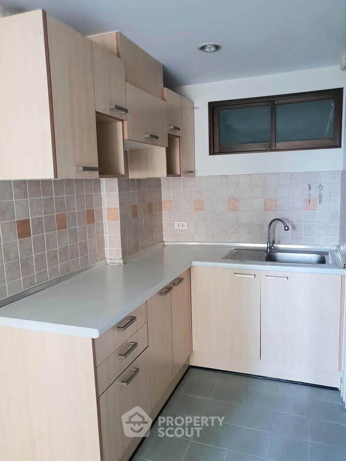 picture 1-BR 41 Sqm Condo For Sale At Lumpini Place Narathiwas, Chong Nonsi (ID 2382807) - 4/6